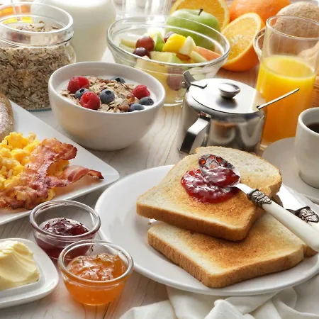 Rickyguesthouse 4* 나자레